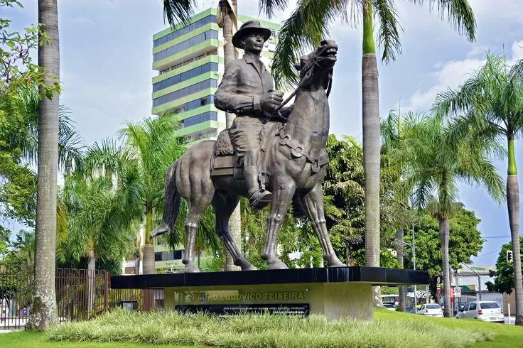 Monumento a Pedro Ludovico Teixeira, na Praça Cívica
